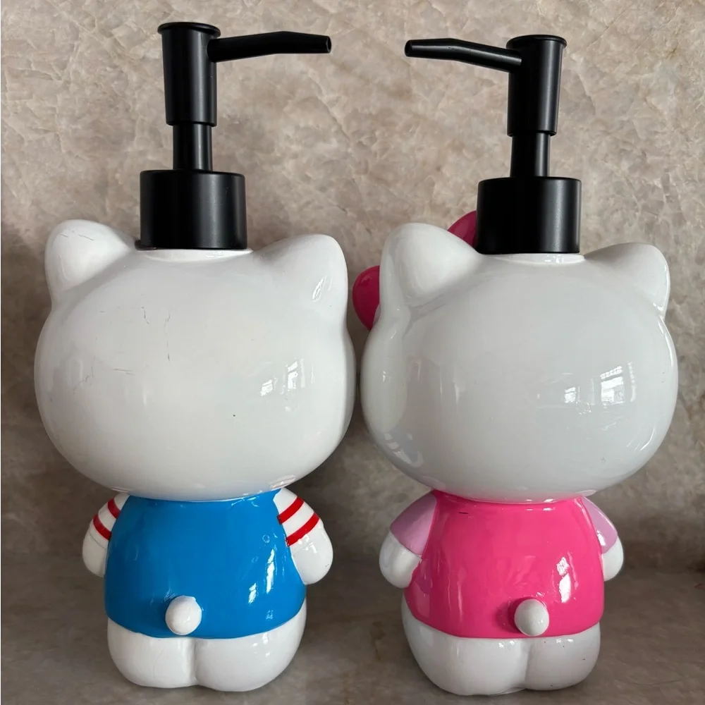 Hello Kitty Soap/Lotion Dispenser Set NWT
